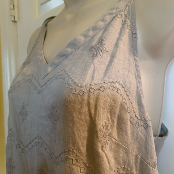 St Tropez medium embroidered top for summer. Grey - Picture 4 of 5